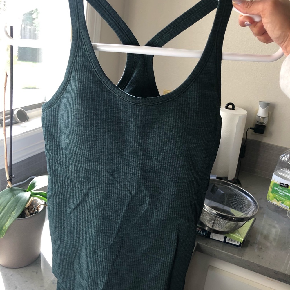 Lululemon - Ebb to Street Tank